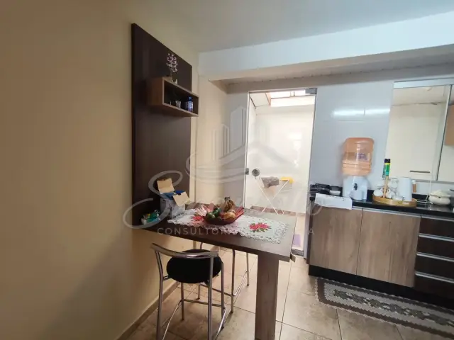 Casa semimobiliada de esquina no Guarujá, foto 3