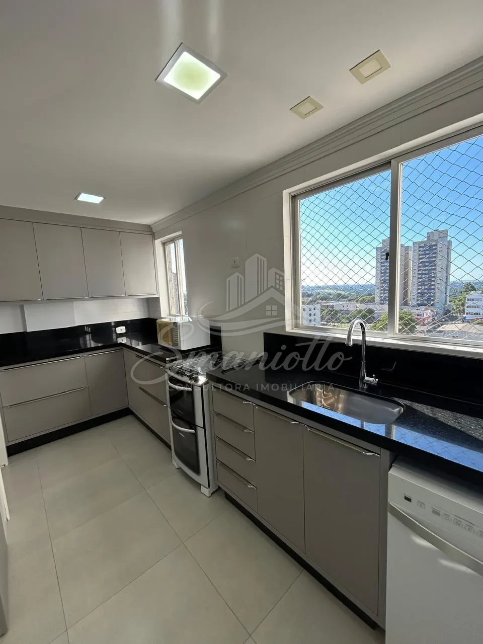 Apartamento alto padrão com 3 quartos no Centro, foto 1